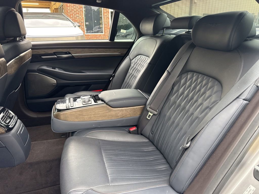 Used 2020 Genesis G90 3.3T Premium RWD image 6