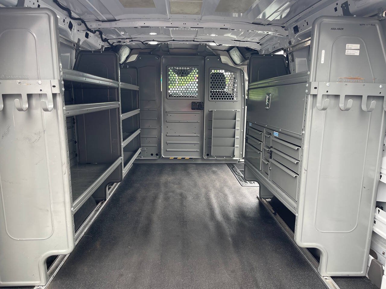 Used 2022 Ford Transit 150 Low Roof RWD image 31