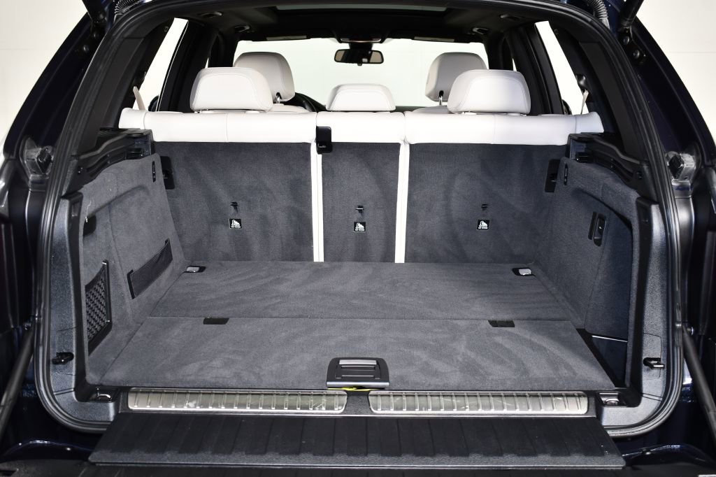 Used 2018 BMW X5 xDrive40e w/ Driving Assistance Package image 12