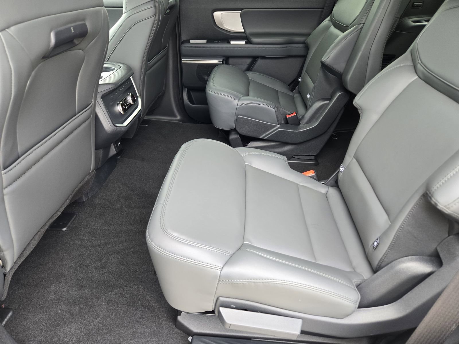 New 2026 Ford Expedition Active RWD image 28
