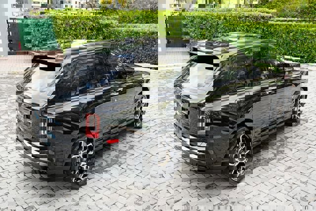 Used 2020 Rolls-Royce Cullinan Black Badge image 26