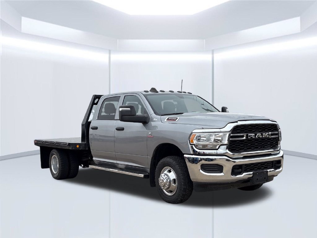 Used 2024 RAM 3500 Tradesman w/ Chrome Appearance Group AWD/4WD image 11