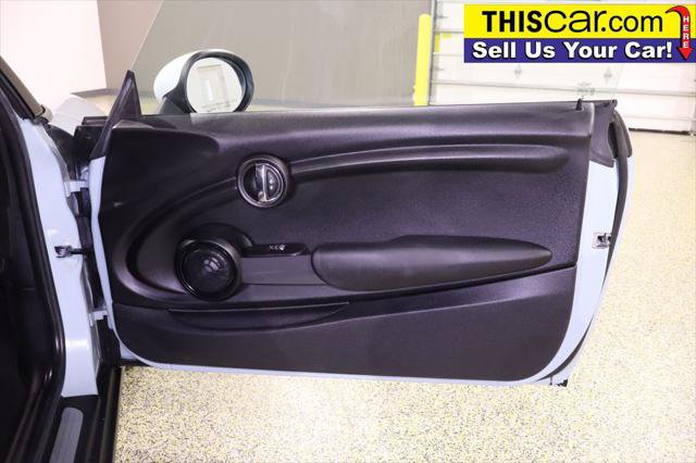 Used 2018 MINI Cooper 2-Door Hardtop FWD image 32