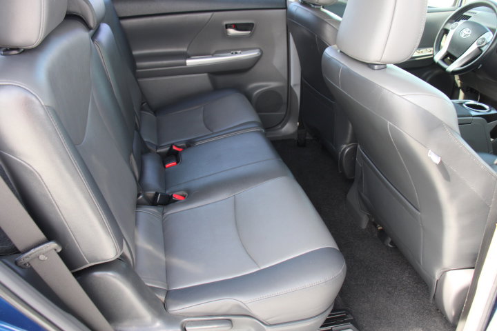 Used 2013 Toyota Prius V Five FWD image 16