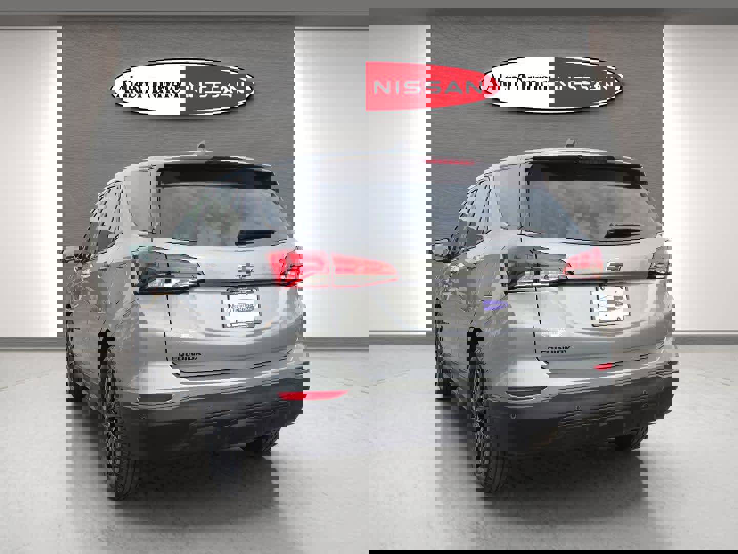 Used 2023 Chevrolet Equinox LS w/ LS Convenience Package image 9