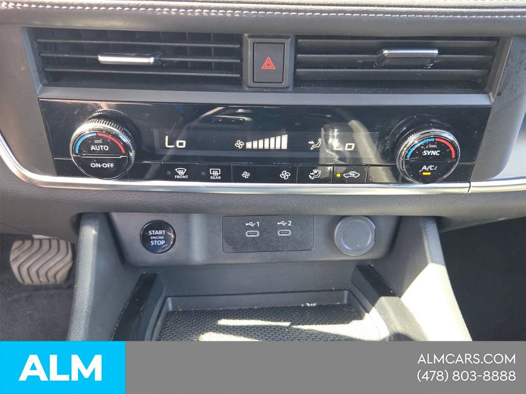 Used 2025 Nissan Rogue SV image 22