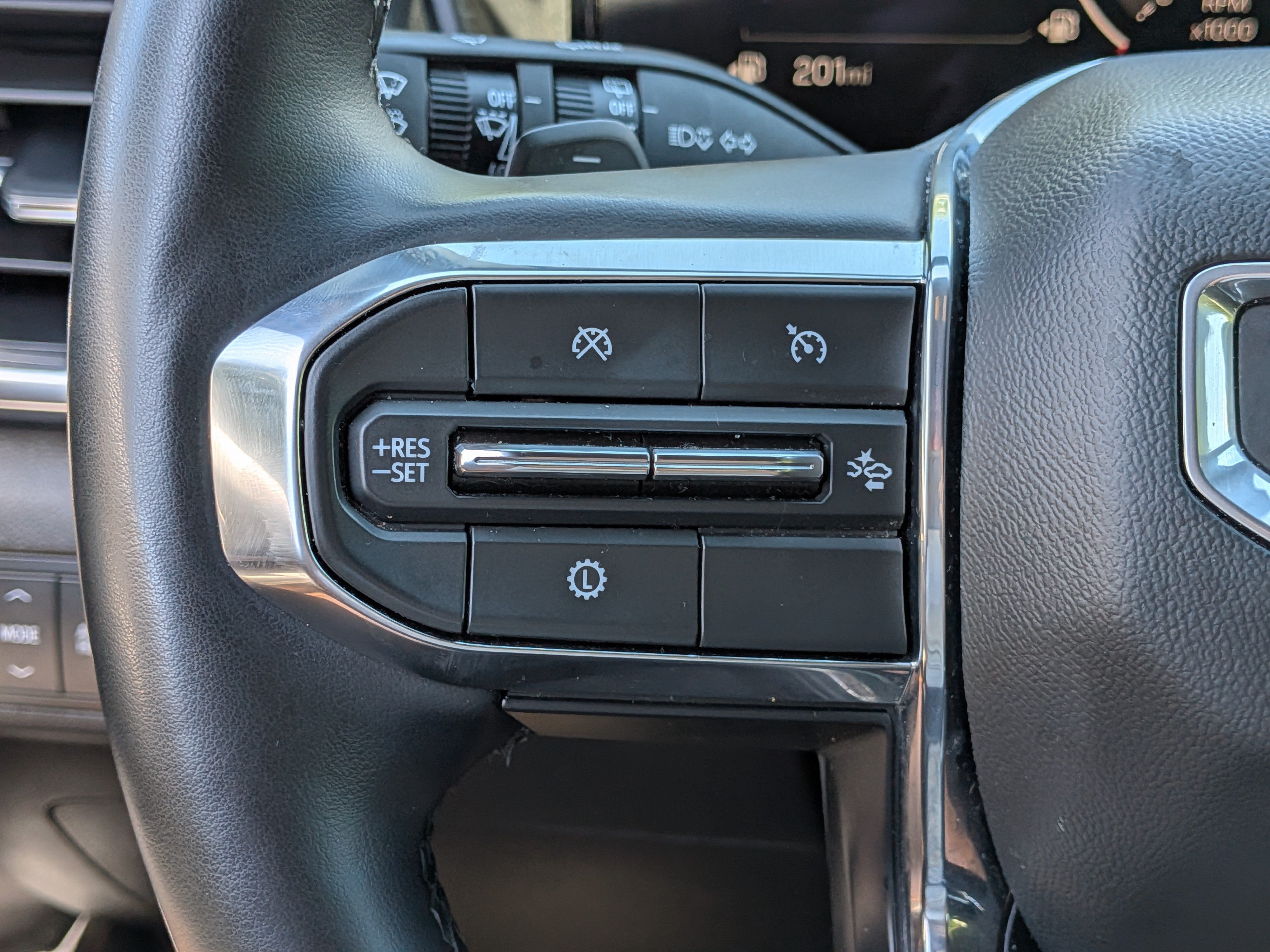 Used 2025 GMC Terrain Elevation FWD image 24