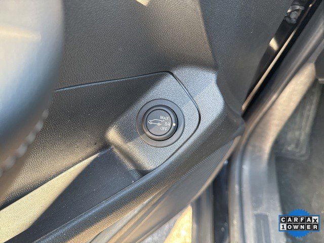 Used 2022 GMC Terrain SLT w/ Tech Package image 17