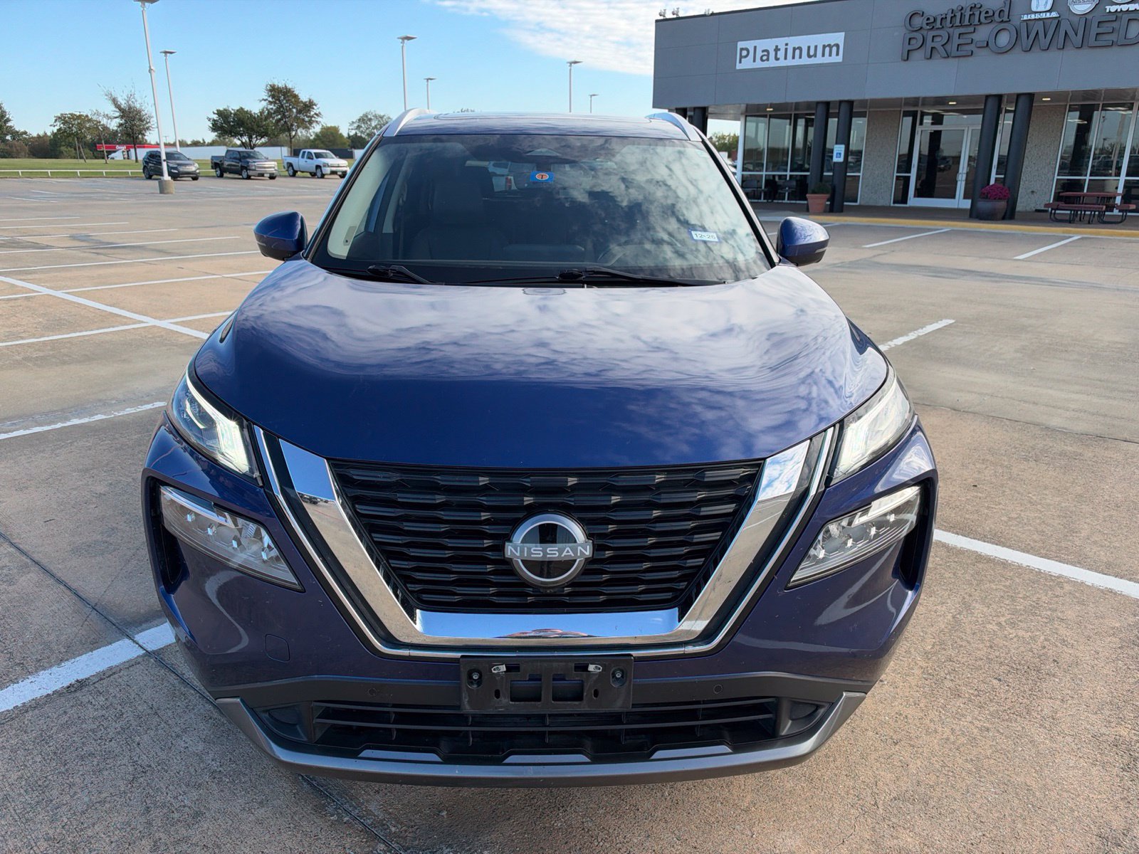 Used 2023 Nissan Rogue SL w/ SL Premium Package FWD image 2