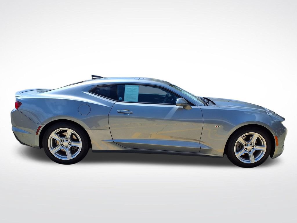 Used 2023 Chevrolet Camaro LT RWD image 5