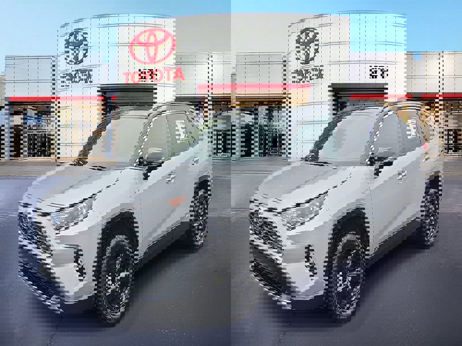 Used 2019 Toyota RAV4 XSE w/ XSE Weather Package video 1
