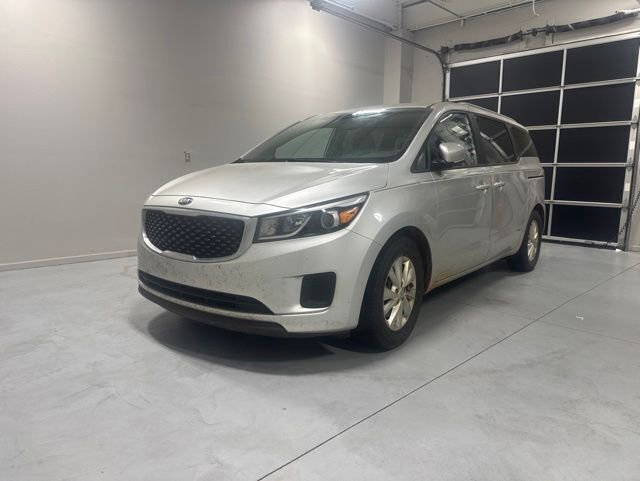 Used 2016 Kia Sedona LX w/ LX Convenience Package FWD image 2