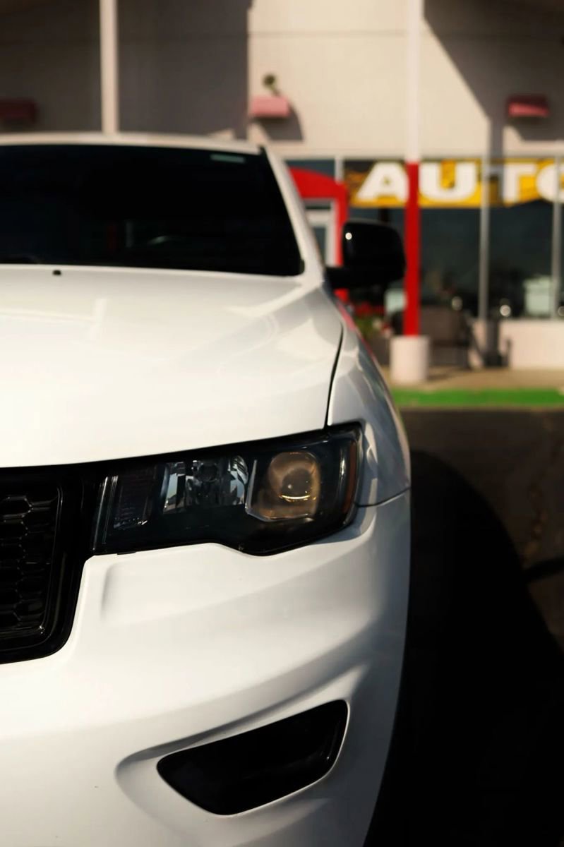 Used 2018 Jeep Grand Cherokee Laredo image 44