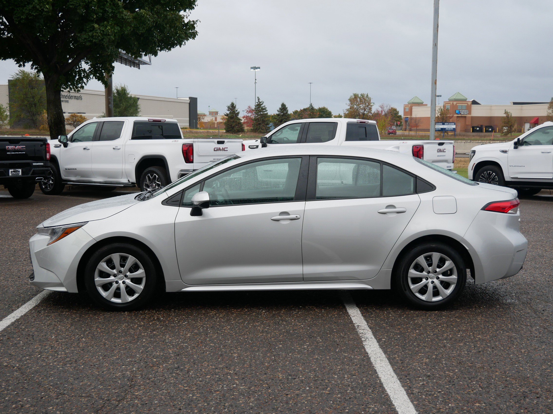 Used 2023 Toyota Corolla LE image 6