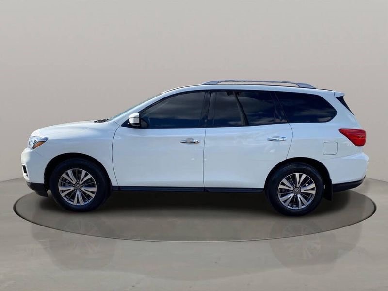 Used 2019 Nissan Pathfinder S image 3
