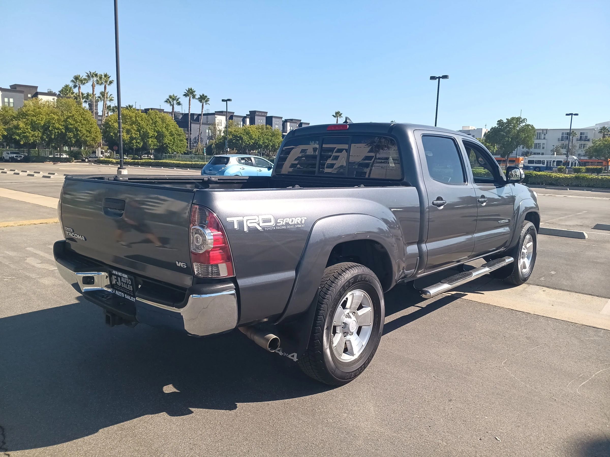 Used 2015 Toyota Tacoma 4x4 Double Cab image 8
