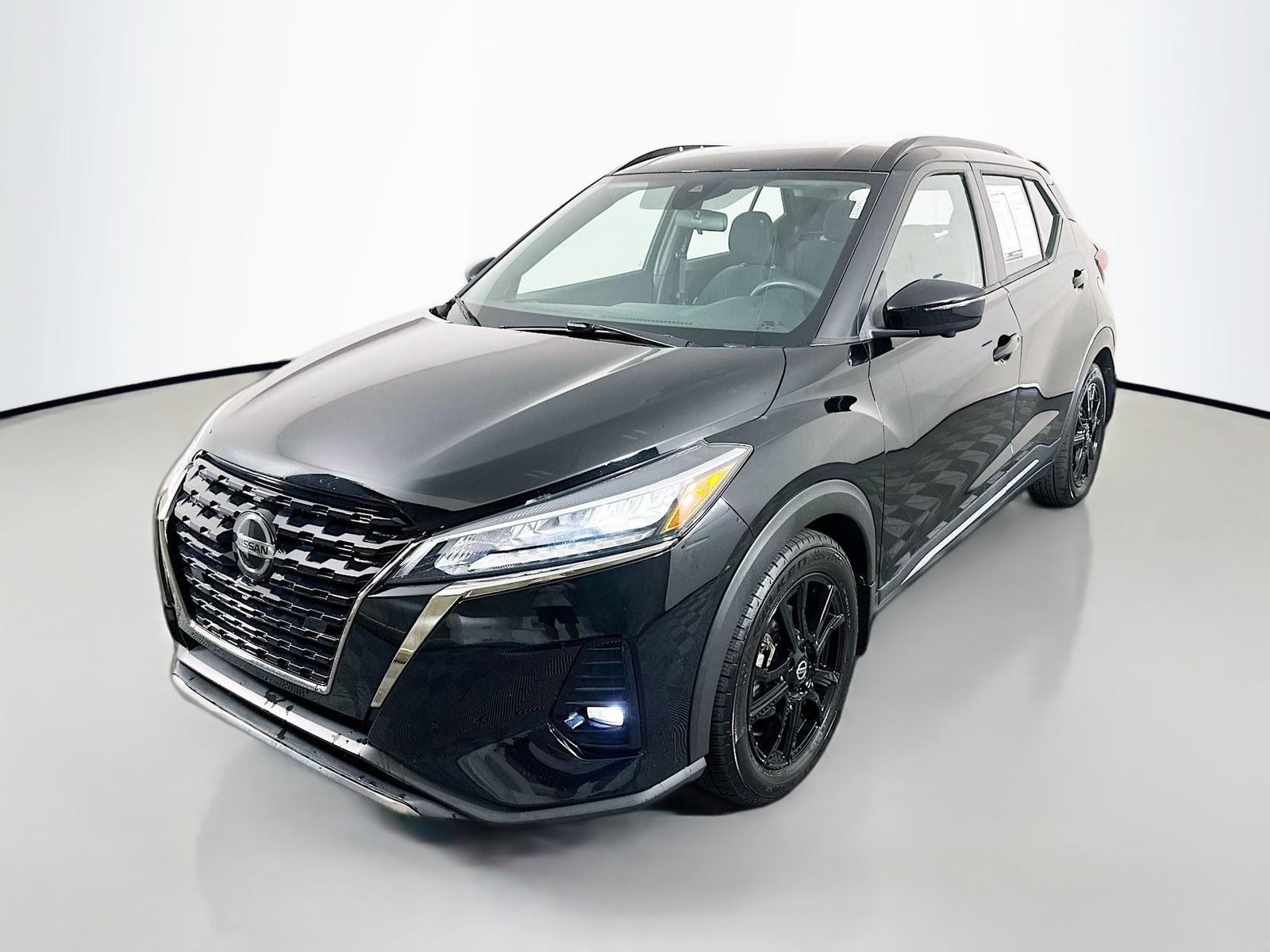 Used 2021 Nissan Kicks SR FWD image 3