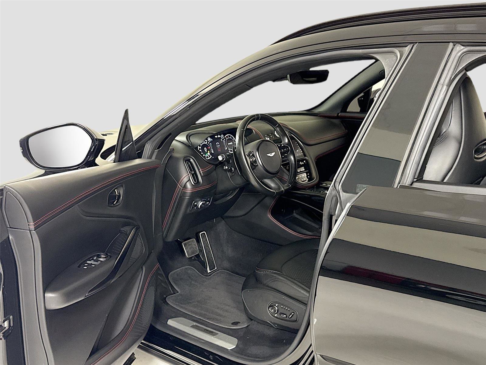 Used 2021 Aston Martin DBX image 13