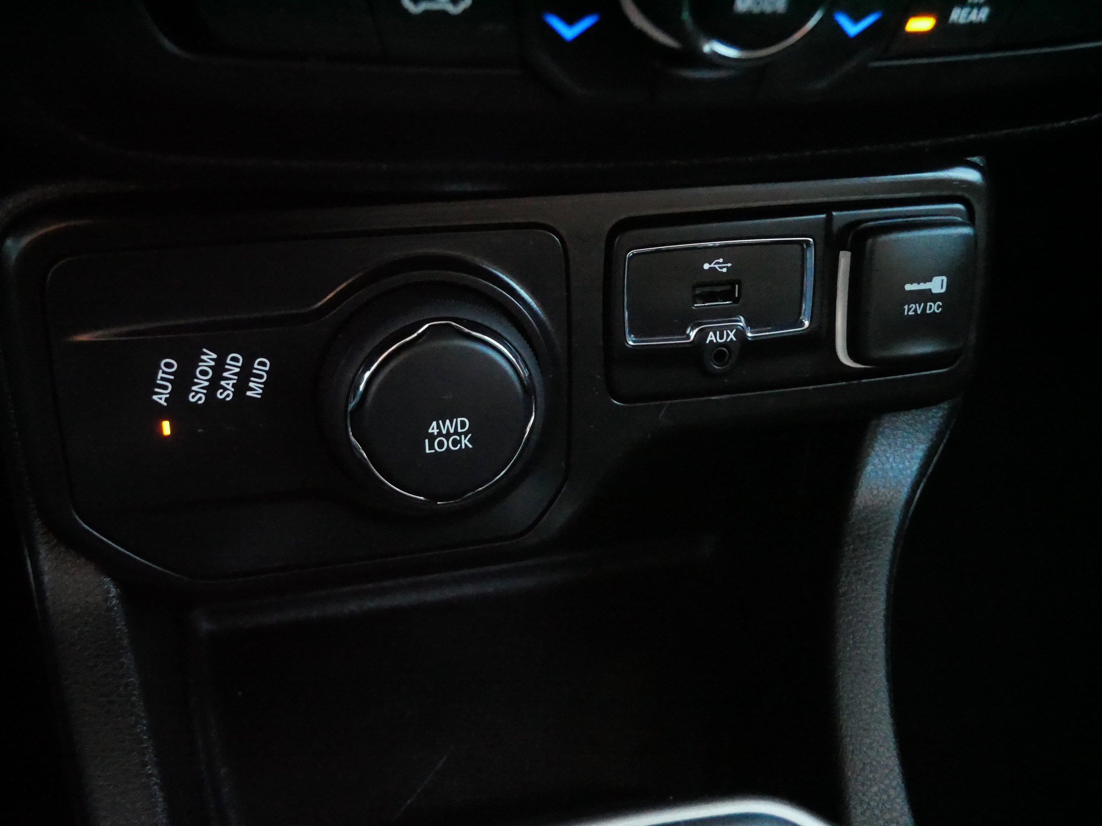 Used 2022 Jeep Renegade Latitude w/ Convenience Group AWD/4WD image 25