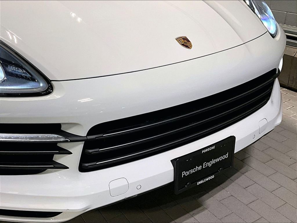 Certified 2023 Porsche Cayenne Platinum Edition image 32