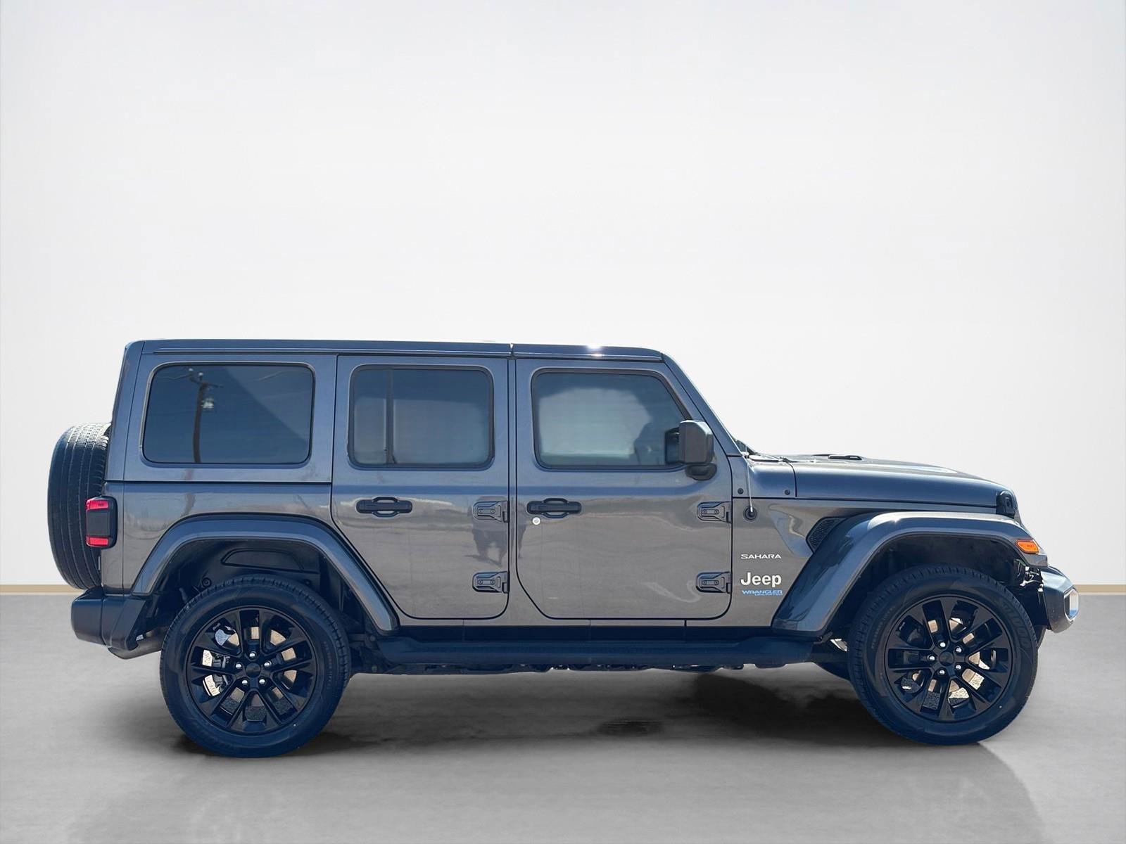 Used 2021 Jeep Wrangler Unlimited Sahara w/ Safety Group image 2