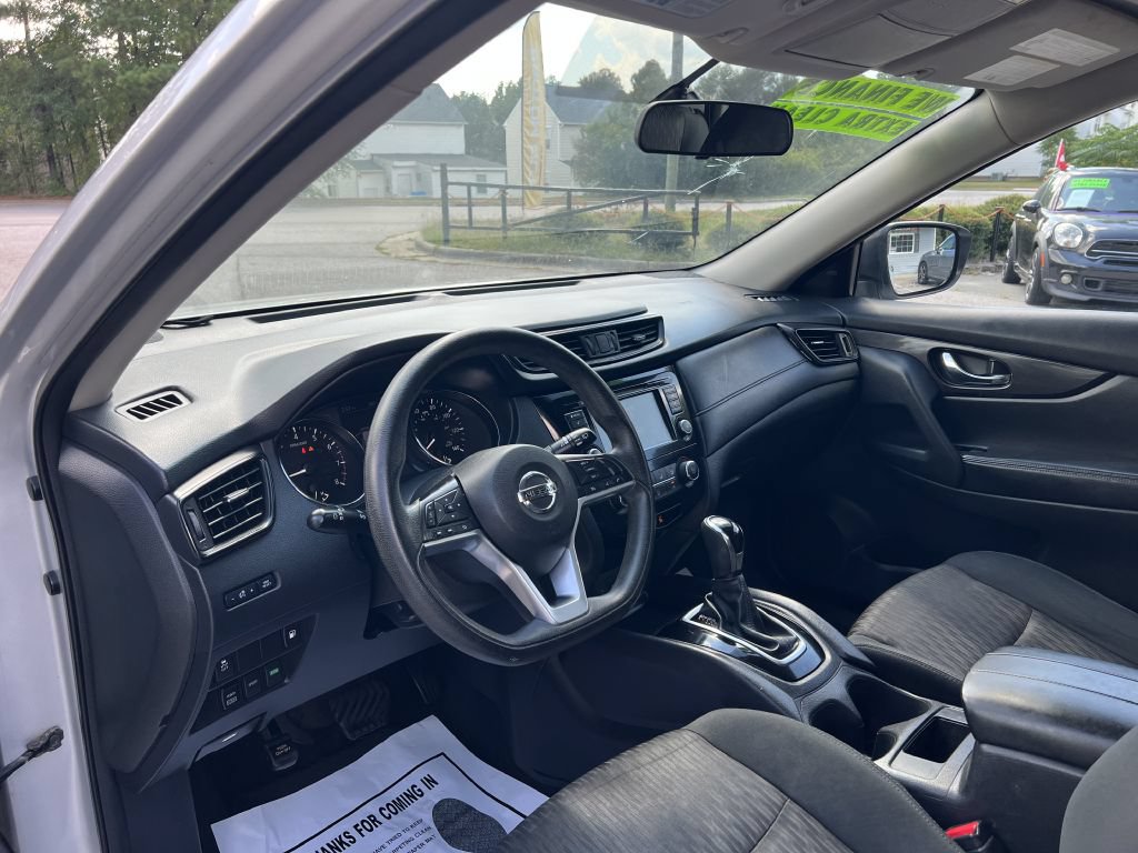 Used 2018 Nissan Rogue S AWD/4WD image 10