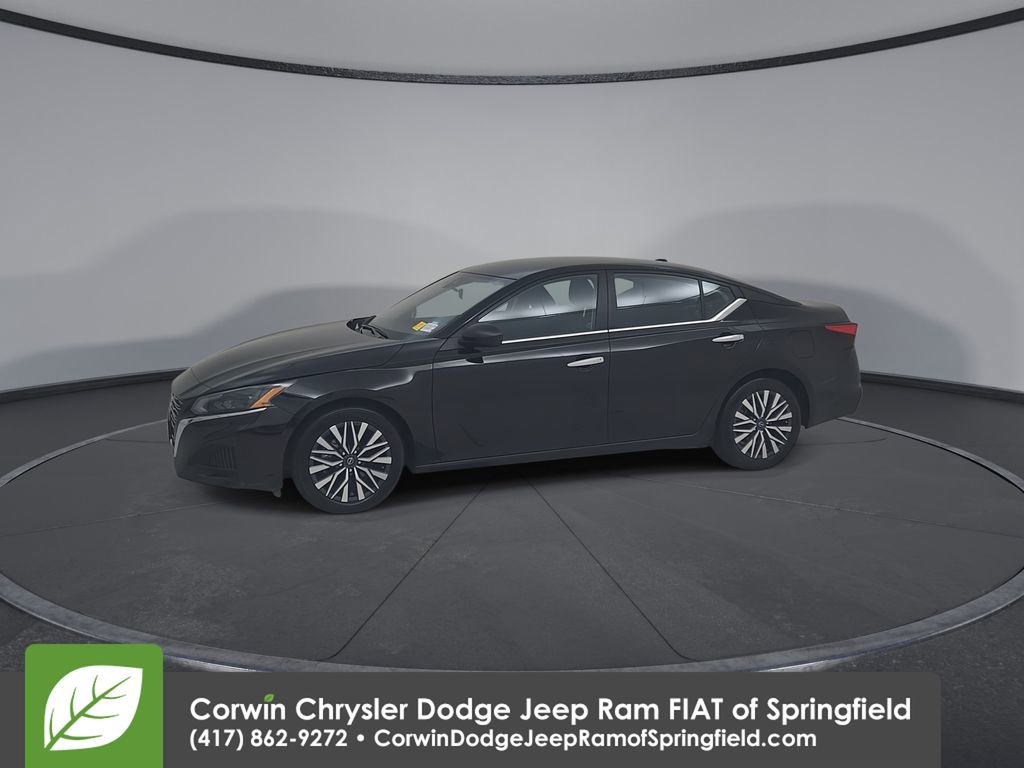 Used 2025 Nissan Altima 2.5 SV image 9