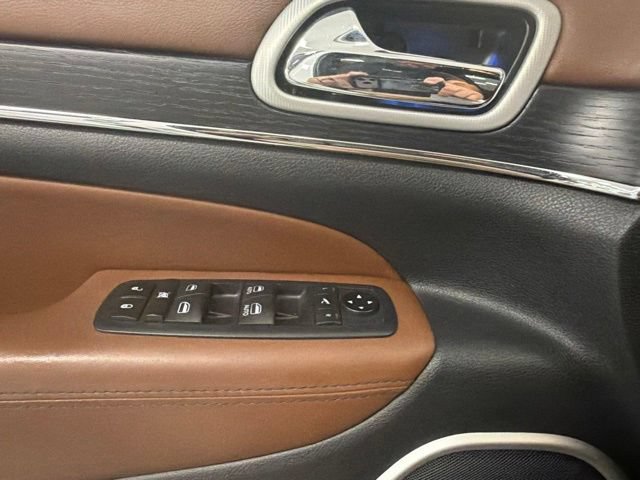 Used 2020 Jeep Grand Cherokee Summit w/ Platinum Series Group AWD/4WD image 30