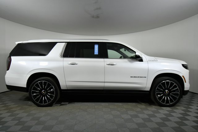 Certified 2025 Chevrolet Suburban High Country image 15