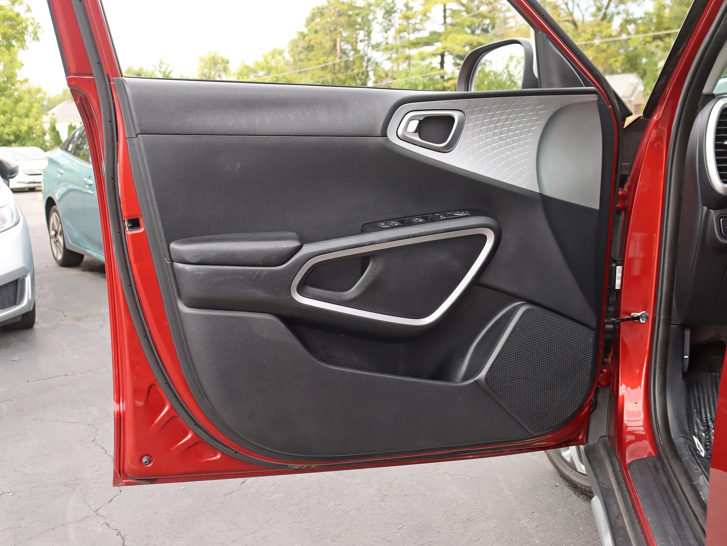 Used 2020 Kia Soul X-Line FWD image 30
