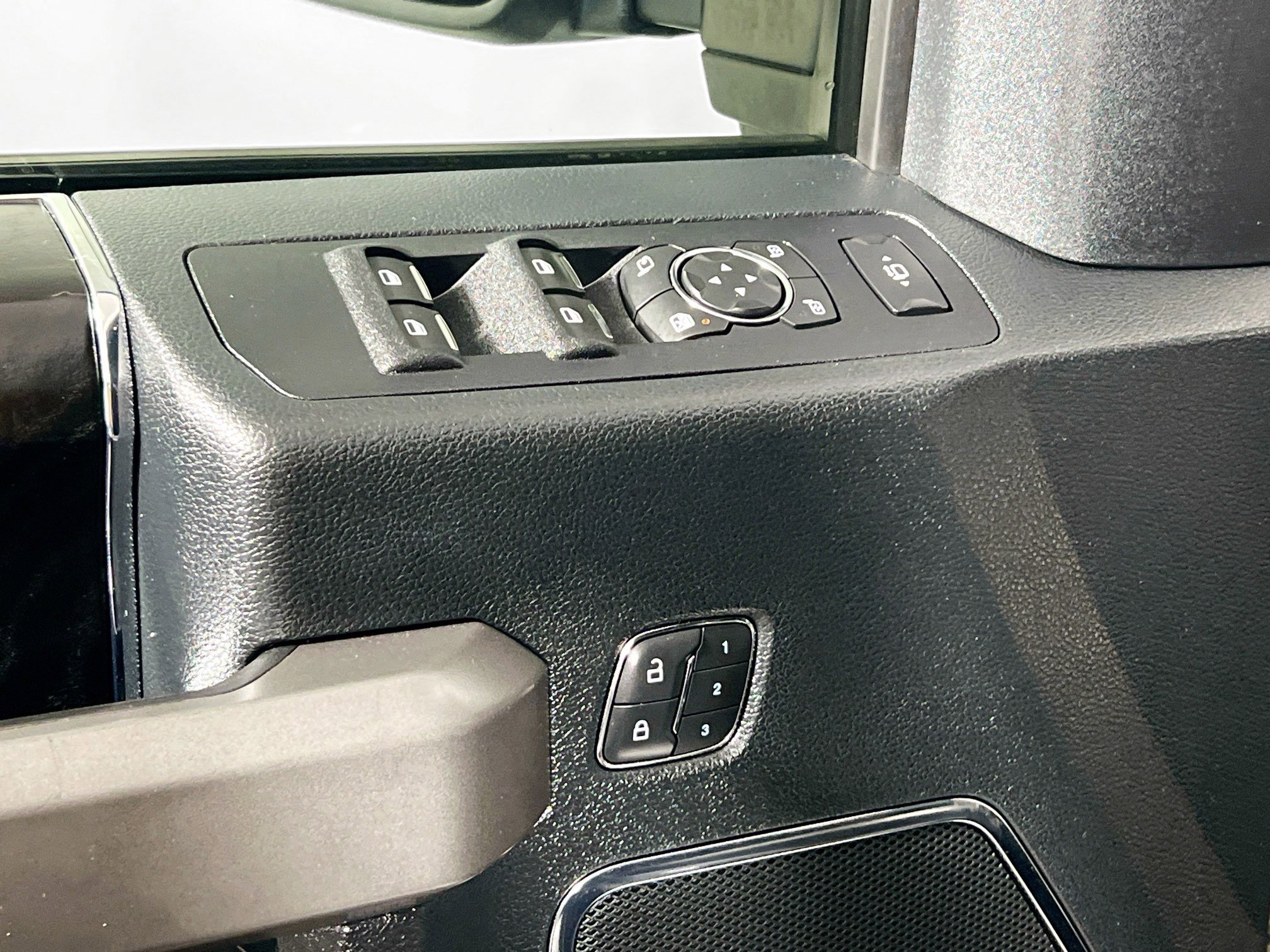 Used 2019 Ford F450 Platinum w/ Platinum Ultimate Package image 16