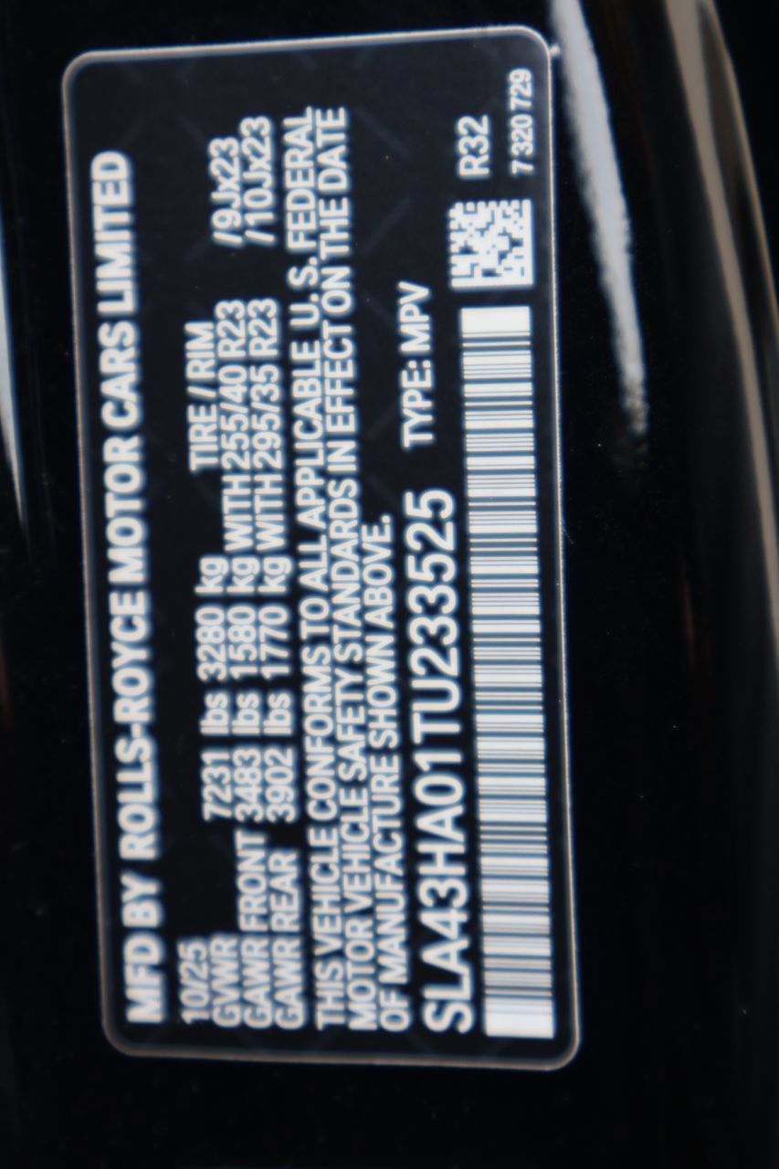 Certified 2026 Rolls-Royce Cullinan Black Badge AWD/4WD image 34