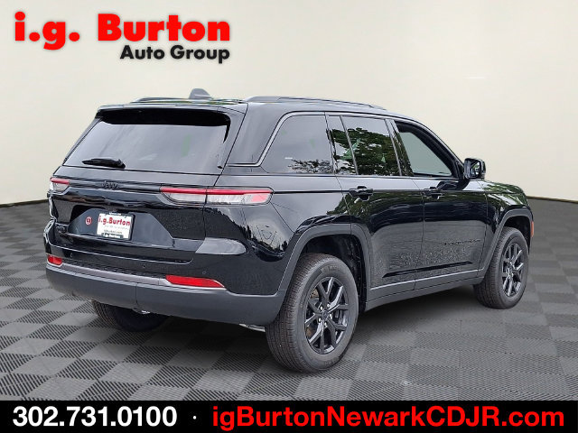 New 2027 Jeep Grand Cherokee Altitude AWD/4WD image 4
