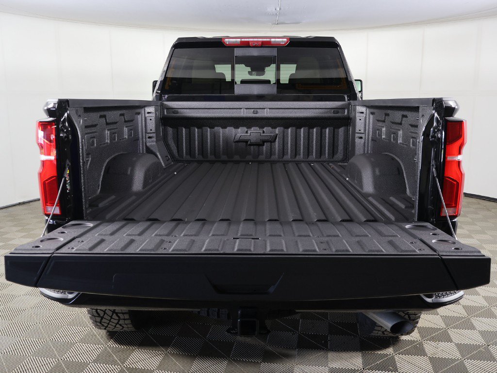 Used 2026 Chevrolet Silverado 2500 ZR2 w/ Snow Plow Prep/Camper Package AWD/4WD image 19