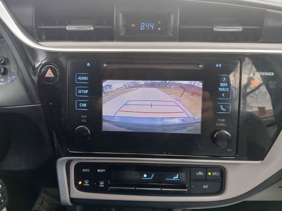 Used 2017 Toyota Corolla LE image 9