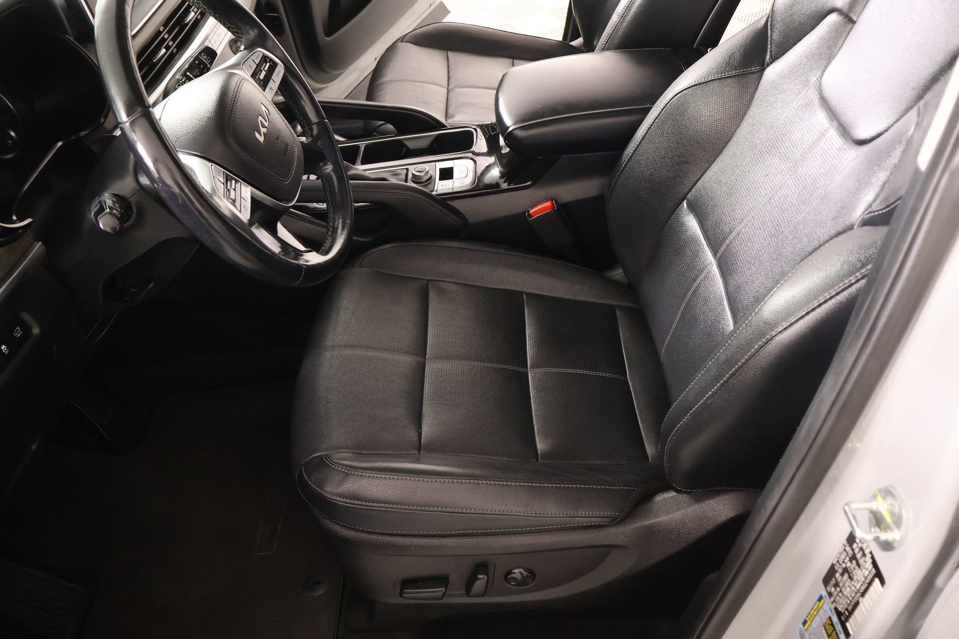 Used 2022 Kia Telluride EX w/ EX Premium Package AWD/4WD image 12