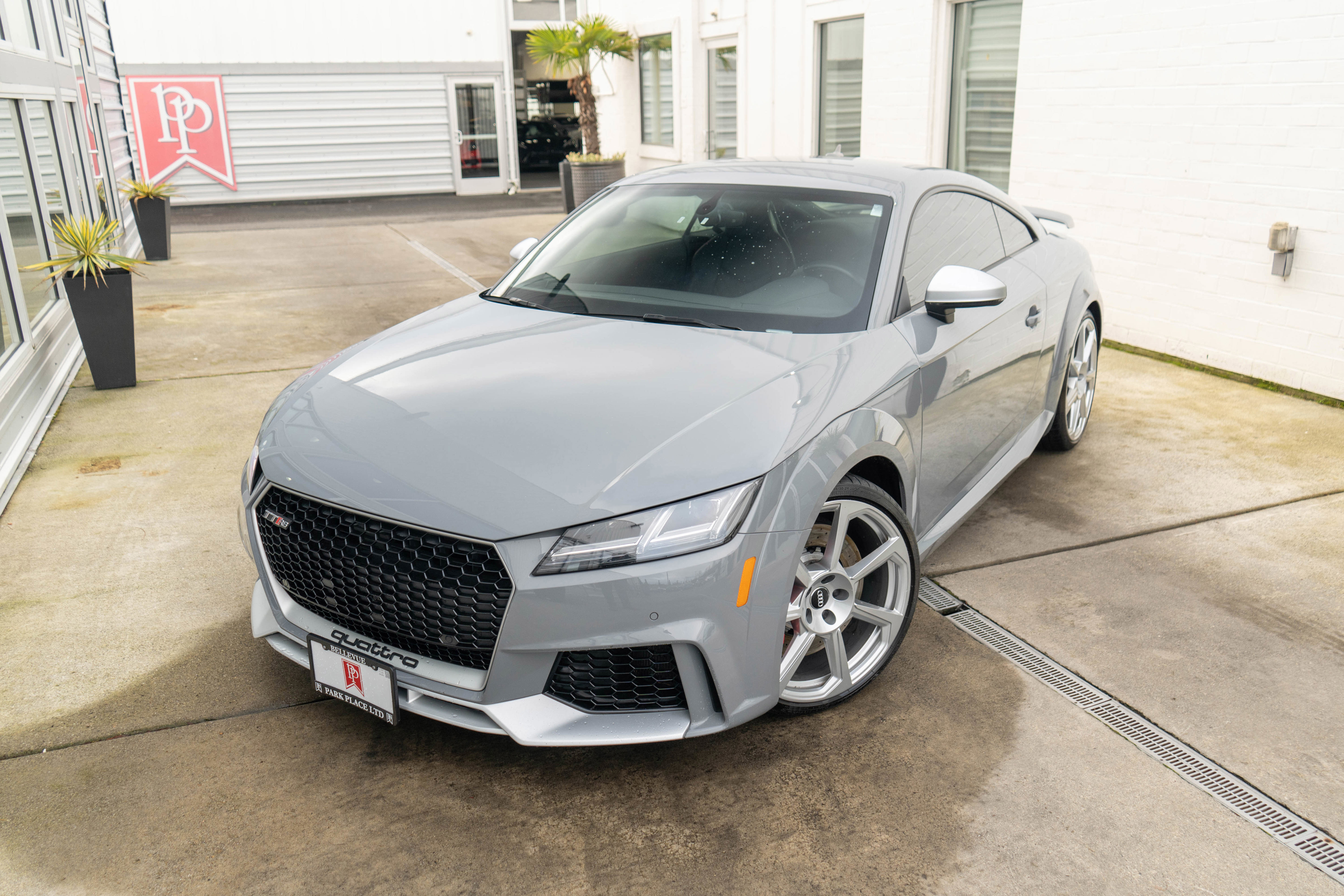 Used 2018 Audi TT RS image 4