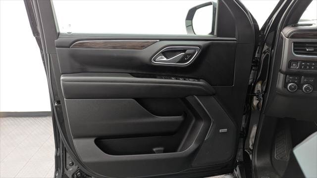 Used 2022 Chevrolet Suburban Z71 w/ Luxury Package AWD/4WD image 13