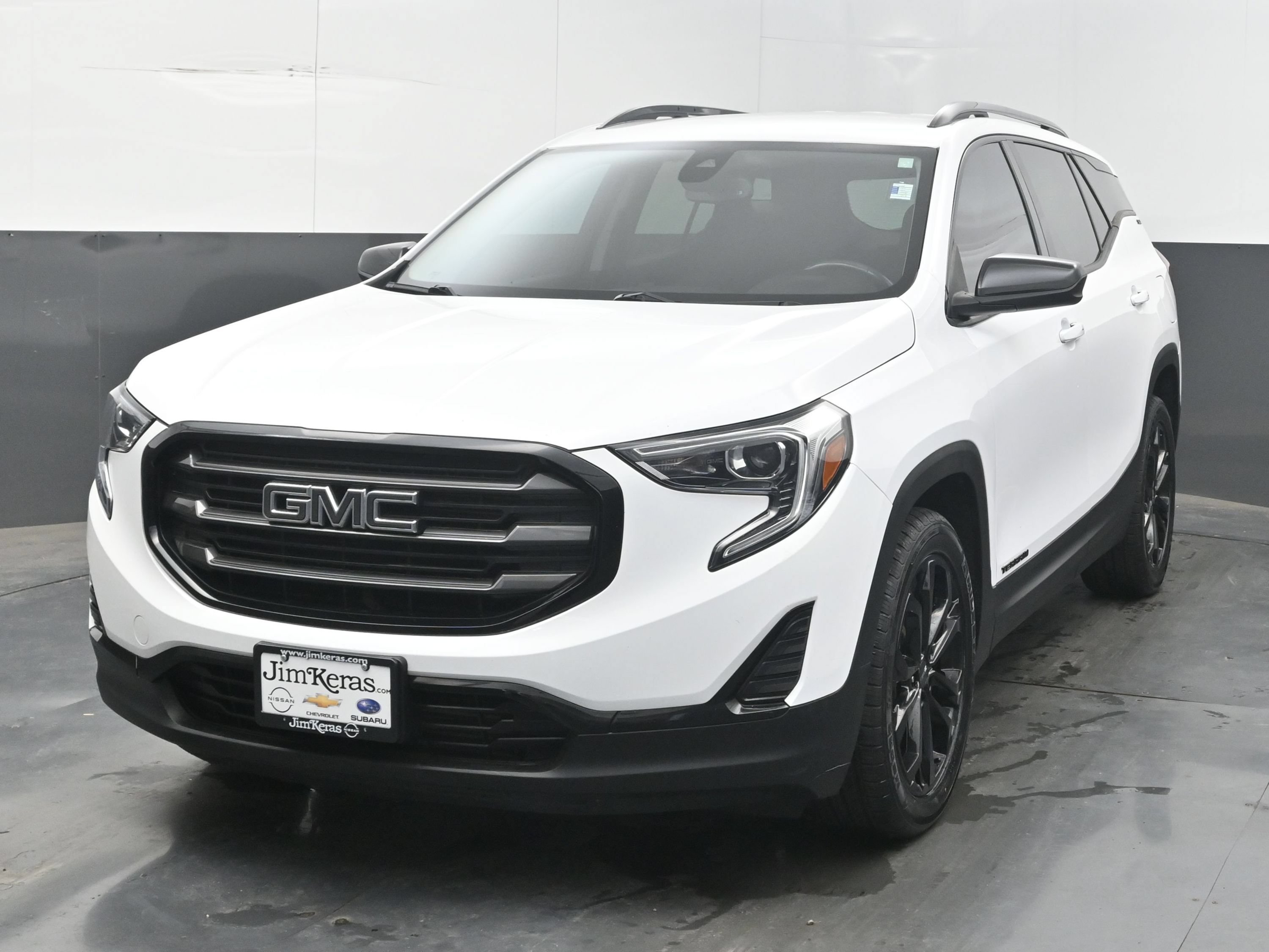 Used 2020 GMC Terrain SLE w/ Driver Convenience Package FWD image 3