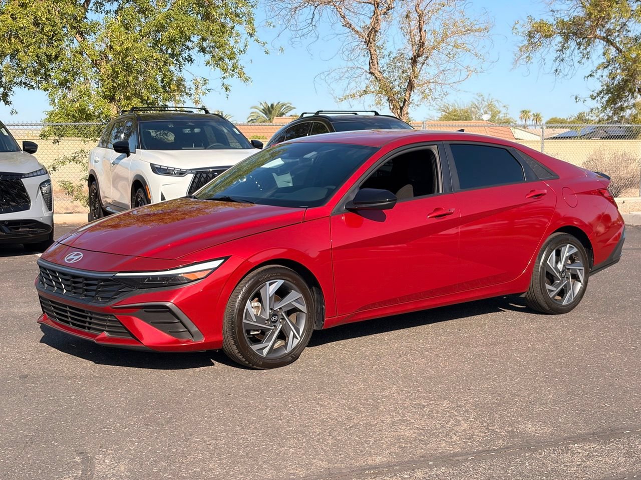 Used 2025 Hyundai Elantra Sport FWD image 2