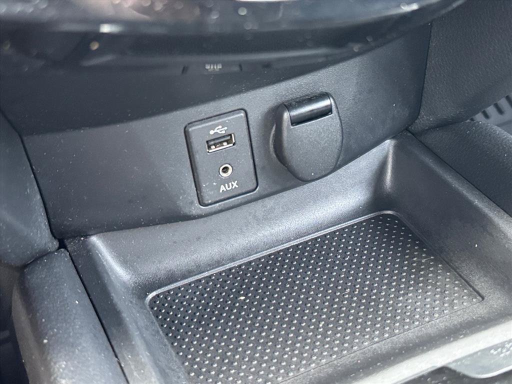 Used 2015 Nissan Rogue S FWD image 24