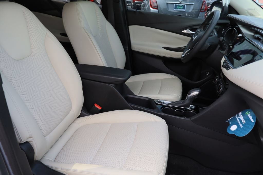 Certified 2022 Buick Encore GX Essence w/ Experience Buick Package FWD image 28