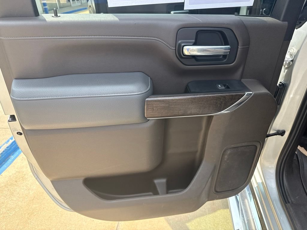 Used 2023 GMC Sierra 2500 Denali w/ Technology Package AWD/4WD image 9