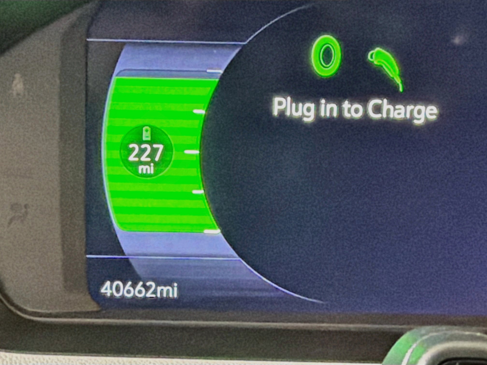 Used 2023 Chevrolet Bolt EUV Premier w/ Sun & Sound Package FWD image 18
