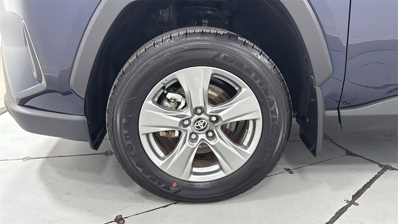 Used 2025 Toyota RAV4 XLE image 24