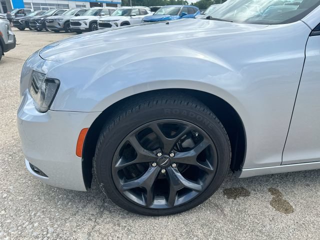 Used 2023 Chrysler 300 Touring w/ Sport Appearance Package RWD image 35