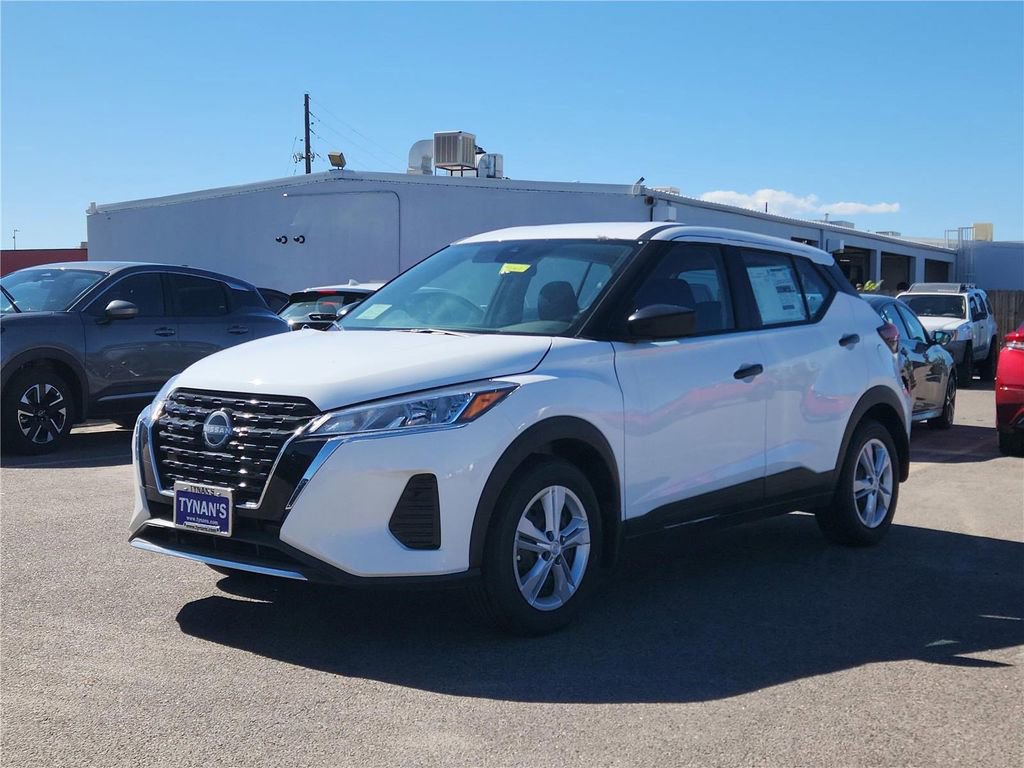 New 2025 Nissan Kicks Play S image 5