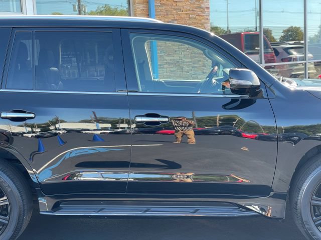 Used 2019 Lexus LX 570 4WD w/ Luxury Package image 20