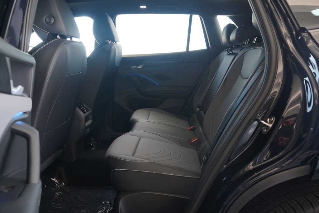New 2026 Volkswagen Tiguan SE R-Line FWD image 7