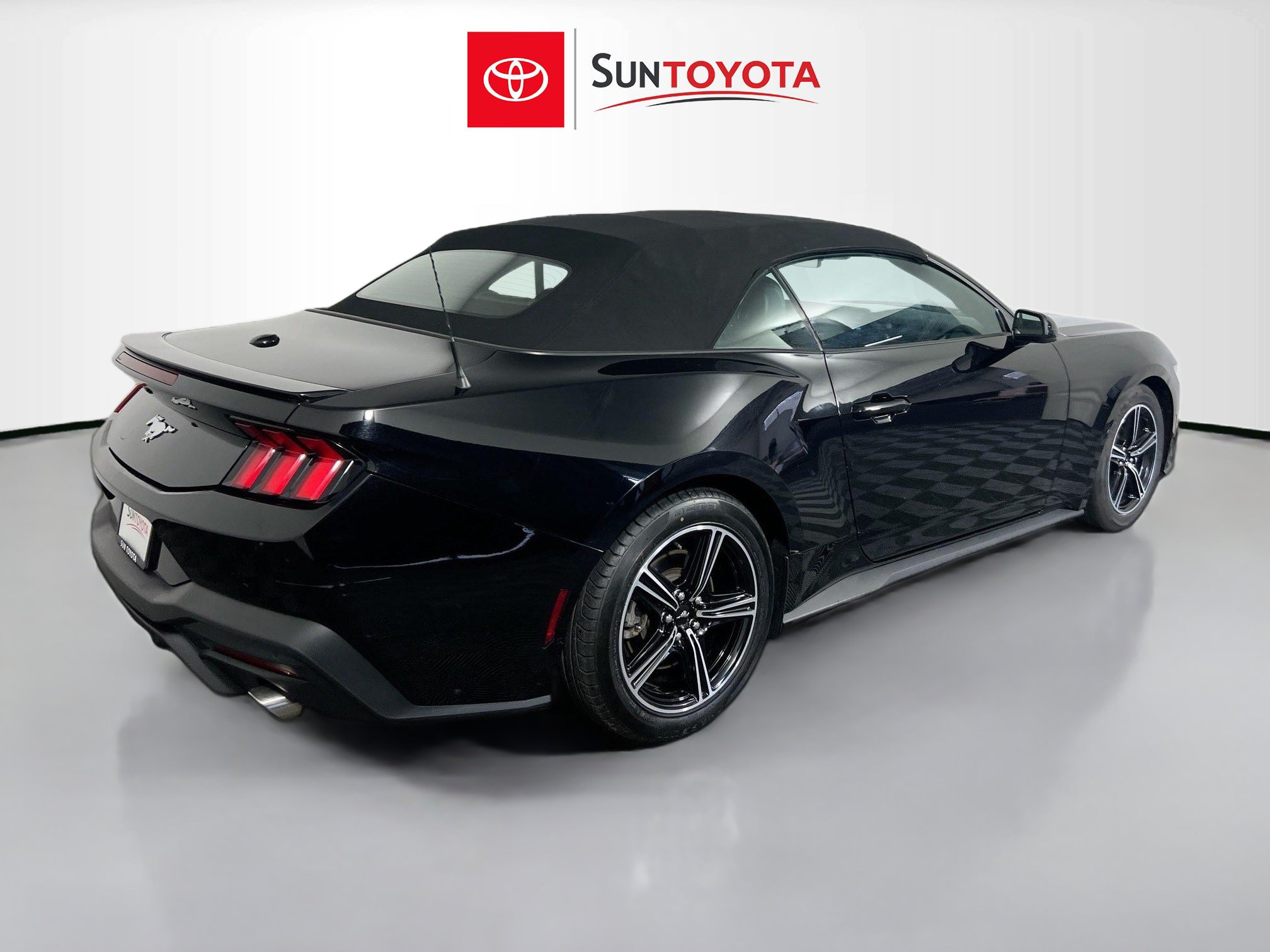 Used 2024 Ford Mustang Premium RWD image 4